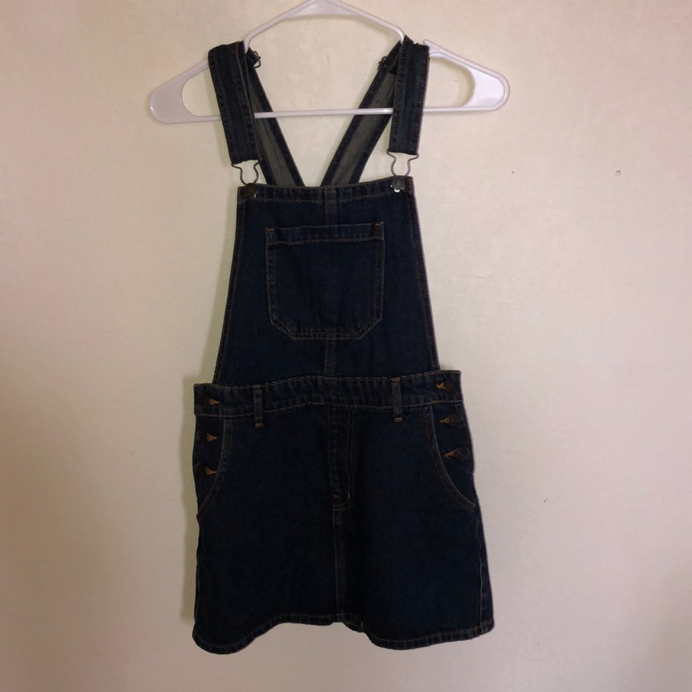 Overall skirt